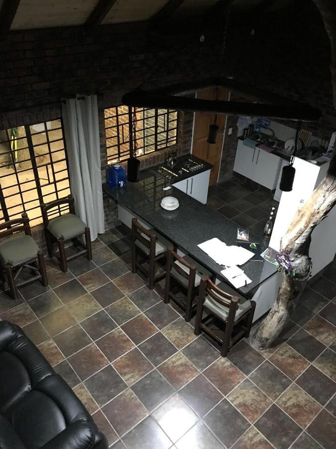 Kruger Wild Dog Inn Marloth Park Exteriér fotografie
