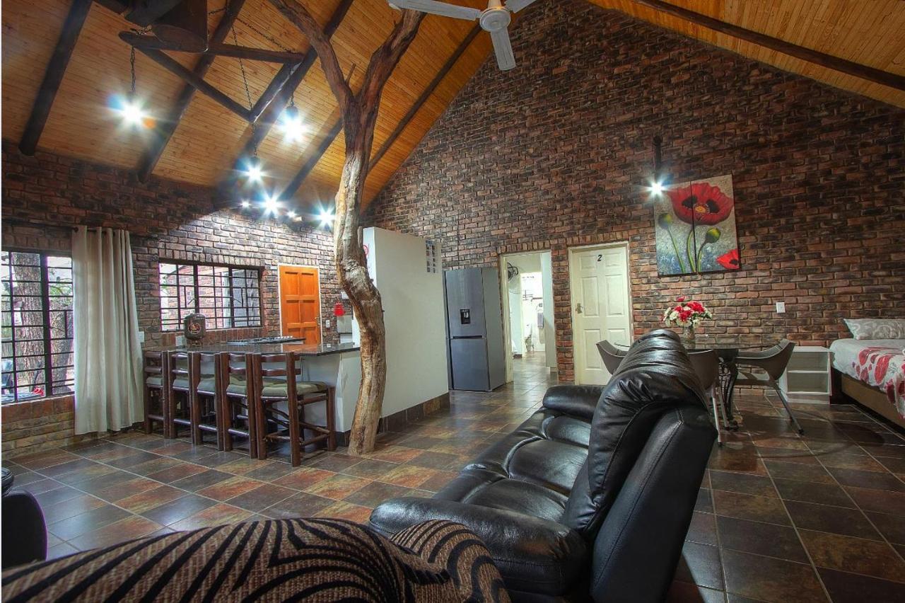 Kruger Wild Dog Inn Marloth Park Exteriér fotografie