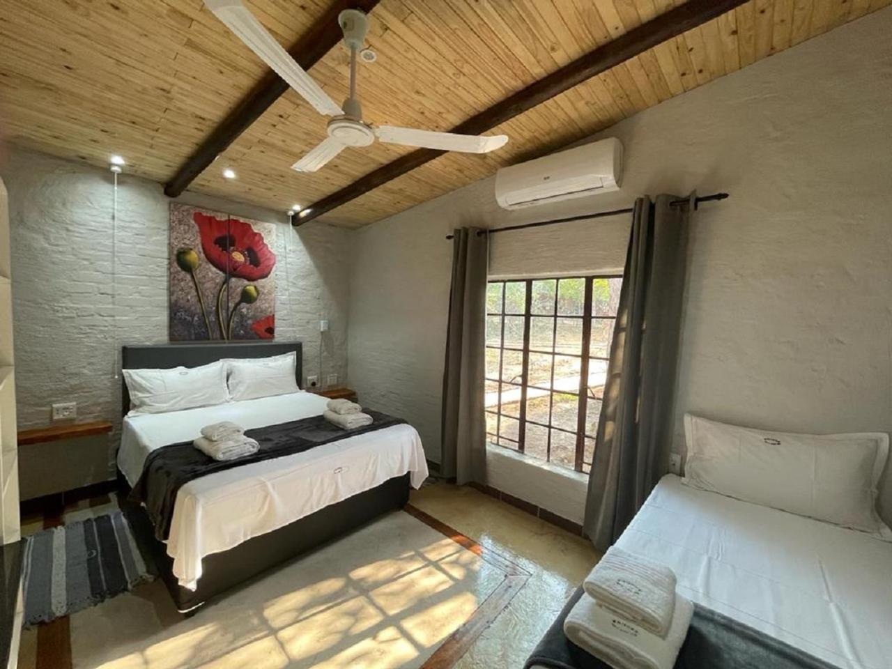 Kruger Wild Dog Inn Marloth Park Exteriér fotografie